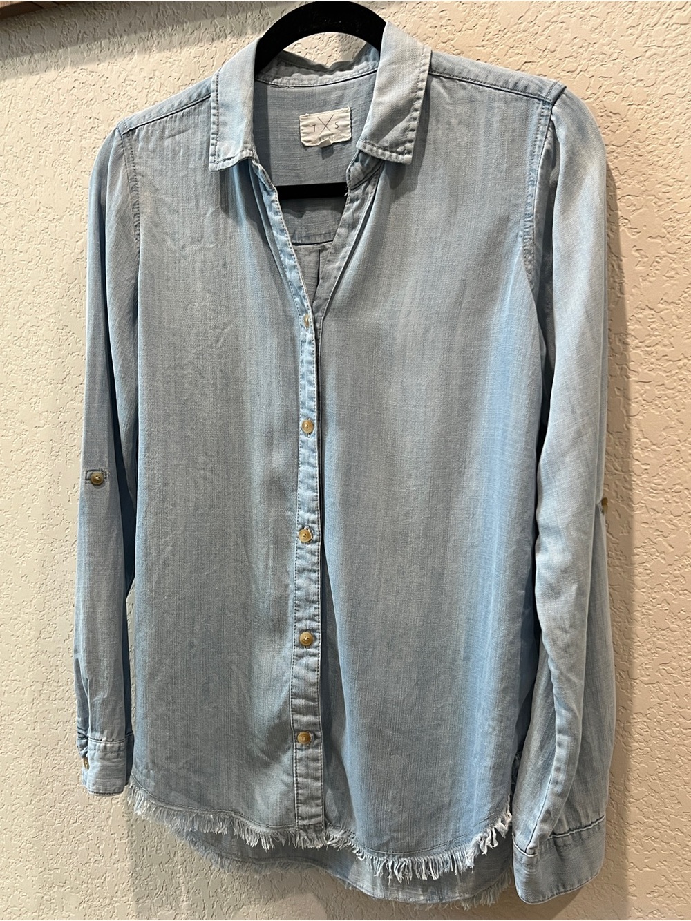 Thread & Supply Blue Chambray Button Up Tencel Denim Blouse Raw Hem Size XS - Picture 3 of 11
